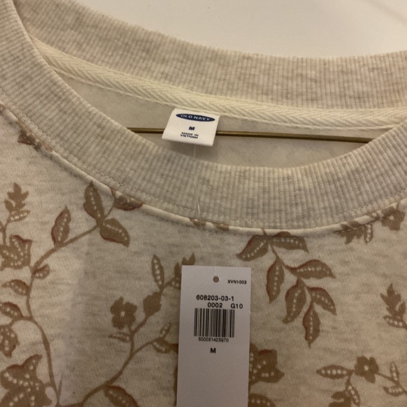 Old Navy Crew Neck - Picture 2 of 2